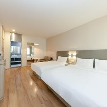 如家UP华驿精选酒店(上海国家会展中心临洮路地铁站店)