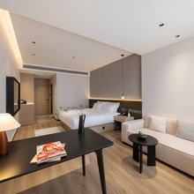 万澳致选酒店(西安丈八一路地铁站绿地中心店)