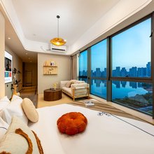 万隆国际公寓(长沙梅溪湖麓云路地铁站店)