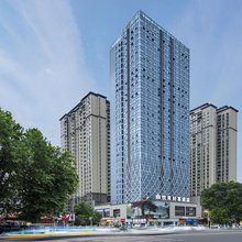 悦来好客·雲际·智享高空景观酒店(六盘水高铁站人民广场店)