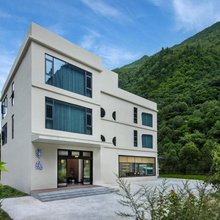 理县半隐私汤民宿(毕棚沟理小路店)