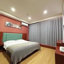 悦澜精品酒店(新郑机场恩平湖地铁站店)