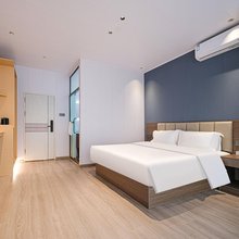 月眠轻奢民宿(泉州中骏广场店)