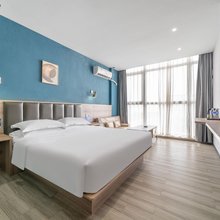 云港酒店(宜宾临港国际会展中心店)