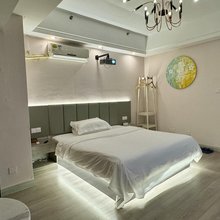 花旅公寓(万达广场店)
