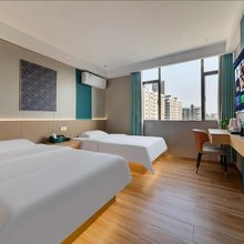 鹤山小城商务酒店
