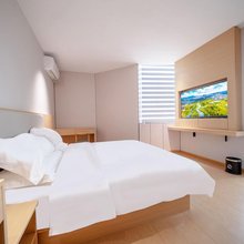 沐森酒店(湖泉生态园店)