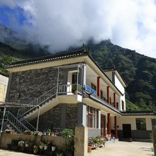 虎跳峡山景小栈民宿