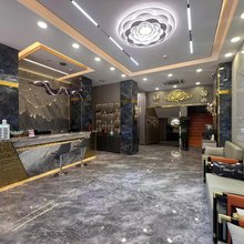 独库四季酒店(独库公路零起点中心明珠夜市店)