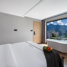 山屿城·全景智能影音酒店(桂林龙胜汽车站店)