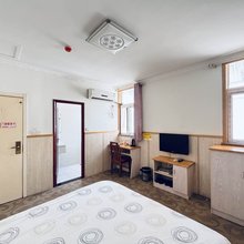 皇潮宾馆(南京诚信大道地铁站店)