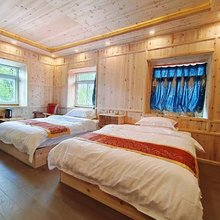 康定尕巴宗民宿