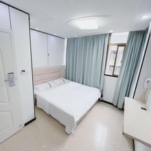 香柰儿民宿(武汉光谷广场地铁站店)