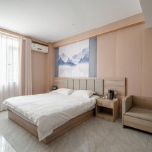 柏爱民宿(武汉外语外事职业学院藏龙岛校区店)