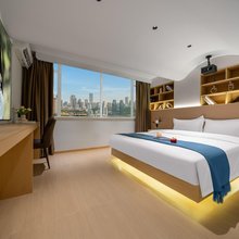 华钰智能酒店(解放碑步行街十八梯店)