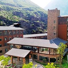 悬崖村研学民宿