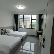 季华宾馆(遵义新舟机场店)