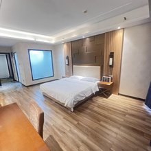 半夏时光民宿(东营万达广场店)