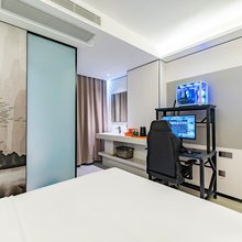 飞游电竞酒店(深圳宝安机场T3航站楼固戍地铁站店)