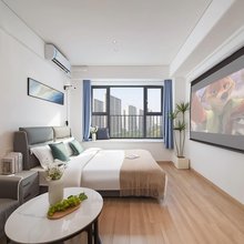 南京逸轩影院民宿(江北山姆青奥体育公园体育馆店)