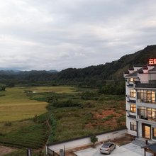 云边民宿(月亮湾店)