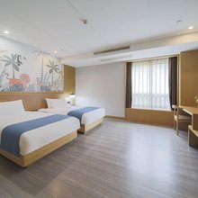 清尘·泽森酒店(金华八一南街大润发店)