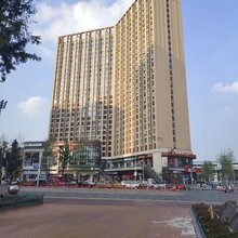 齐天酒店(龙城红光里西华大学店)