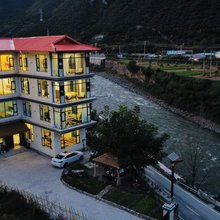 马尔康市萨尔曼·缘民宿