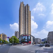 礼季酒店(龙城大道店)