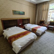嵘辉客栈