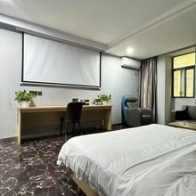 佰度精品酒店(南昌大学青山湖校区店)