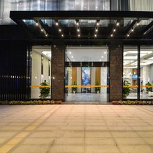 鹏城酒店(深圳观澜竹村地铁站店)