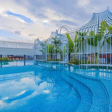 金香顿悦庭高空无边泳池全景花园酒店(西双版纳嘎洒国际机场店)