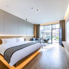 盐亭两江荟酒店(国投两江荟店)