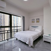 枫林晚民宿(武汉万金国际广场店)