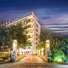 荥阳中多智汇酒店(郑州西站奥帕拉拉水公园店)
