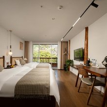 云栖苑民宿(西江千户苗寨四号风雨桥店)