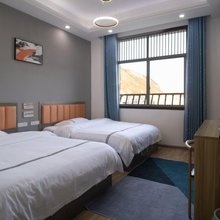 施秉云逸酒店