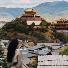 嘉央仓古·Shangri-La丨智能供氧暖轻奢度假美宿(独克宗古城店)