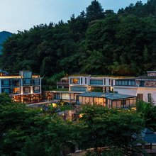 岩语间艺术民宿(张家界国家森林公园店)