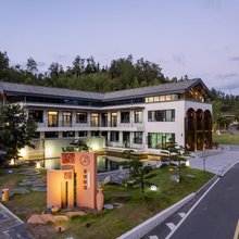 黄山瓷情部落酒店