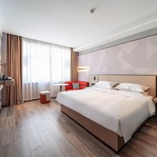 柏曼酒店(武汉五环体育中心临空港大道店)