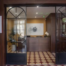 十六酒店(乐山张公桥美食街店)