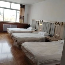 阿拉善左旗三鑫宾馆