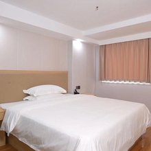 叁易精品酒店(武汉天河机场店)