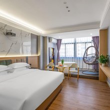 爱诗特美宿(汕头金平区大学路店)