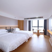 星钻酒店(广西大学地铁站大学东路万达广场店)