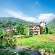山月影民宿(峨眉山景区游客中心店)