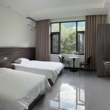 西昌湖光山色民宿