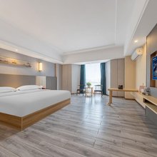 圣维雅森阳酒店(弄莫湖公园店)
